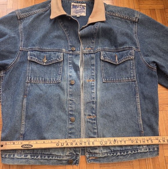 TRUE VINTAGE 90s Men's Denim Jacket | Tan Leather Collar | Trucker Style - Picture 15 of 16